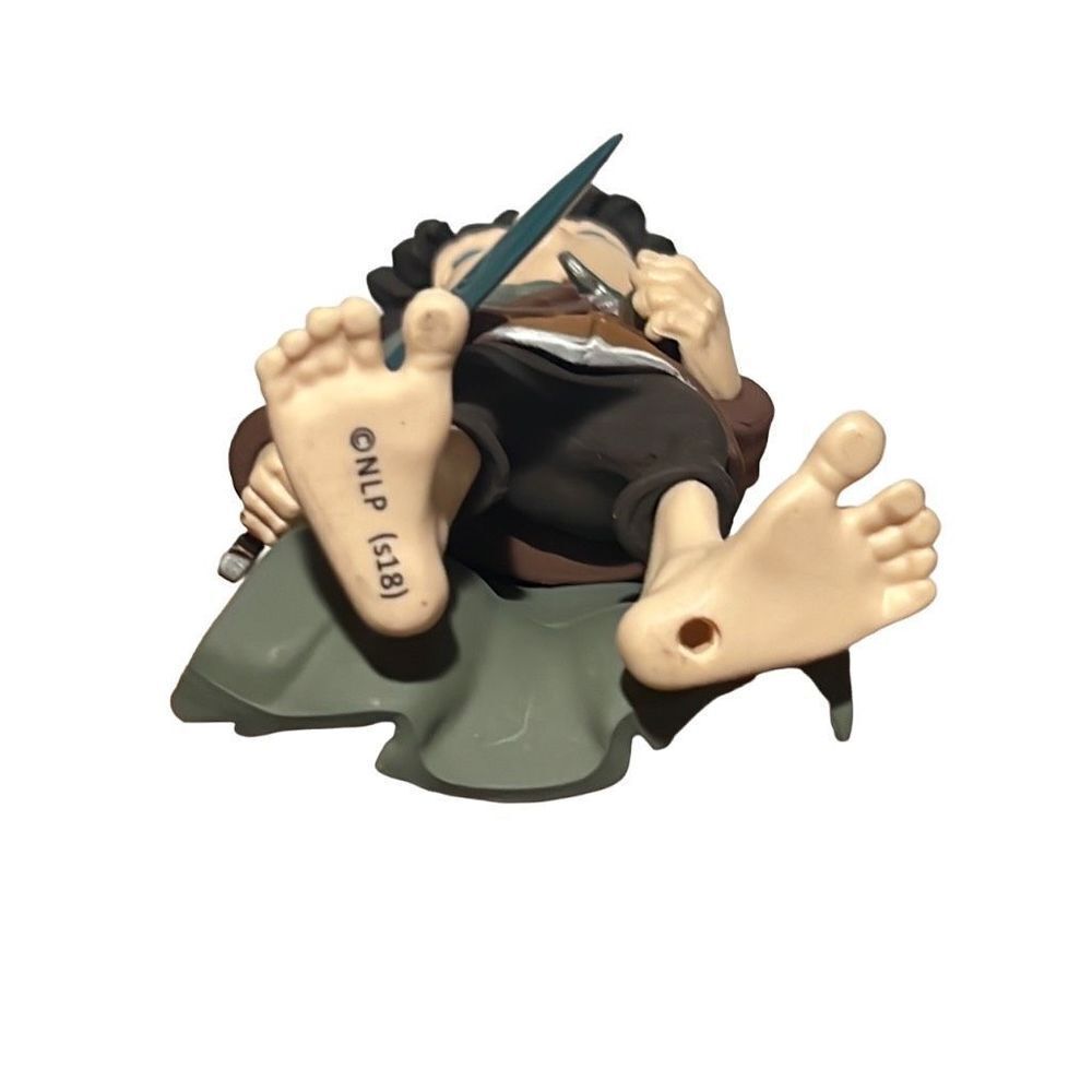 The Lord of the RingsāFrodo Baggins Remastered Mini Epics Vinyl Figure - Picture 5 of 6